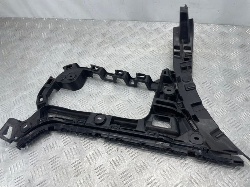 Направляюча заднього бампера 3G8807394C Volkswagen CC