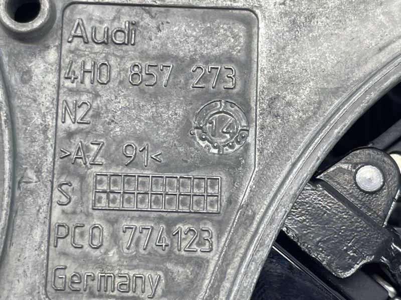 Информационный дисплей 4H0919604G Audi A8