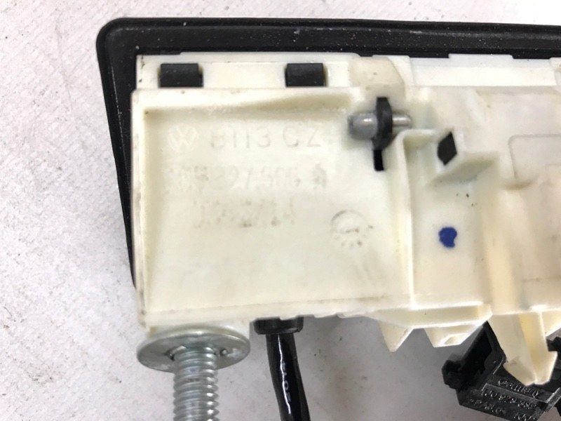 Кнопка замка крышки багажника с камерой 3C9827566A Volkswagen Touareg
