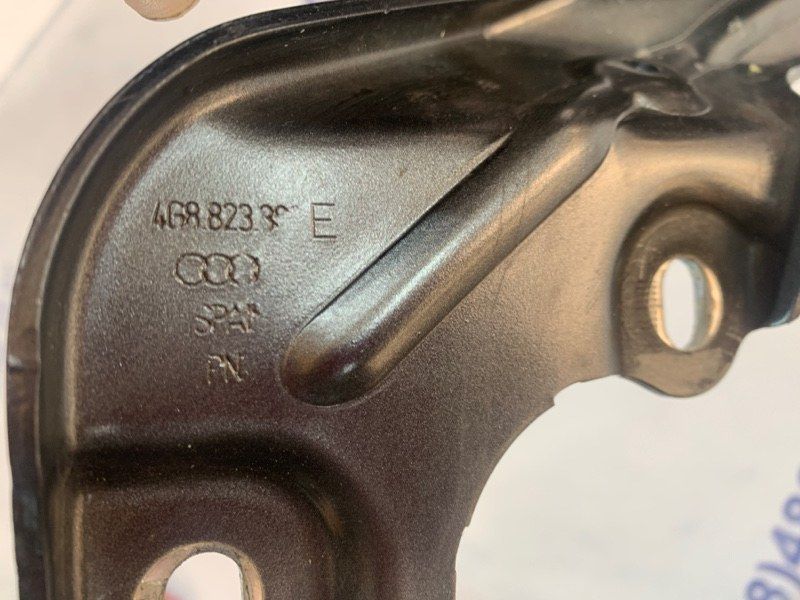 Петля капота 4G8823302E Audi A7
