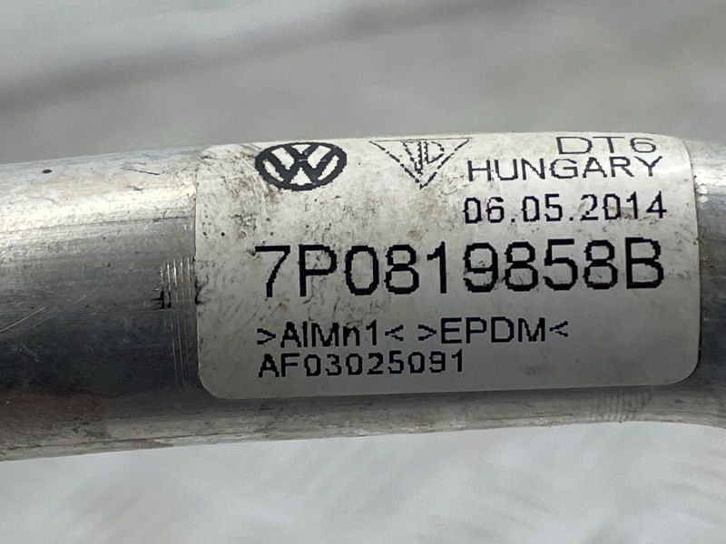Трубопровод системы охлаждения 7P0819858B Volkswagen Touareg