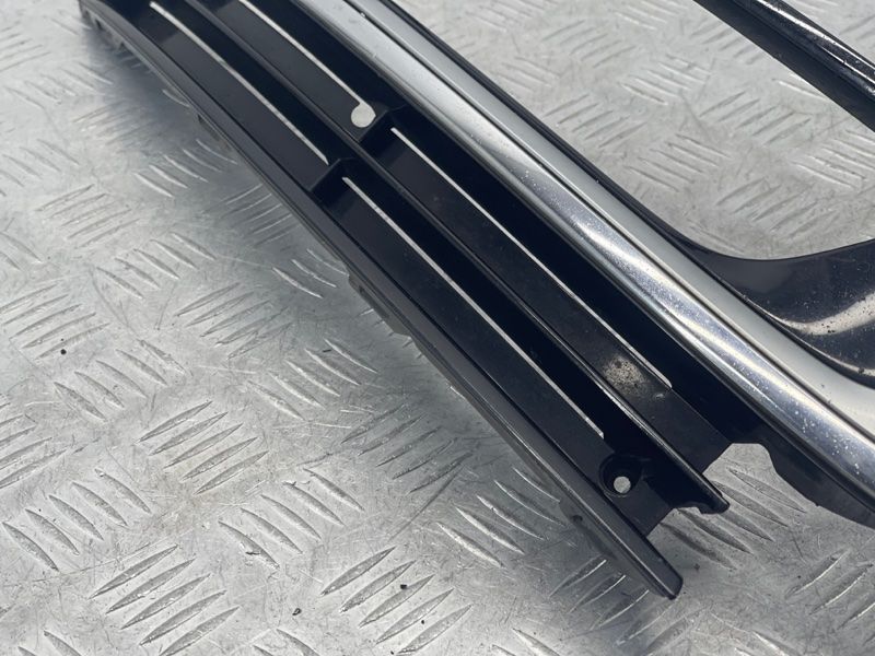 Решітка бампера 3C8854662 Volkswagen CC