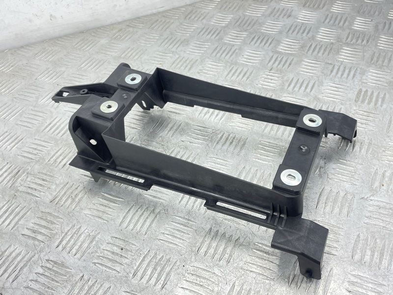 Кронштейн центральної консолі 8K0863531A Audi Q5