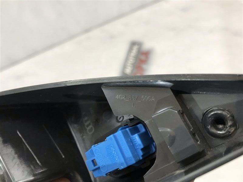 Угловая накладка зеркала двери внутренняя 4G8857505A4PK Audi A7