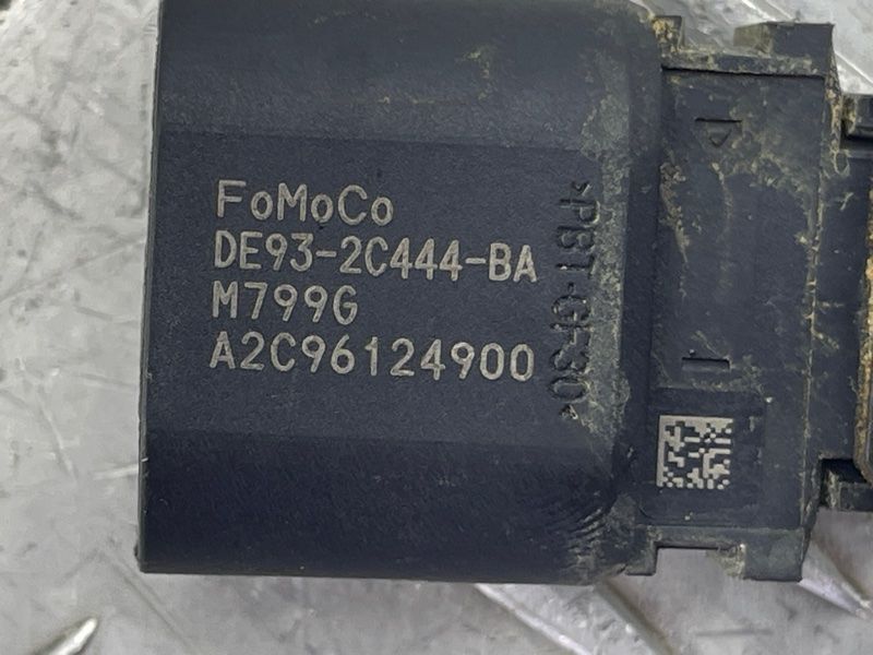 Датчик DE932C444BA Ford Escape