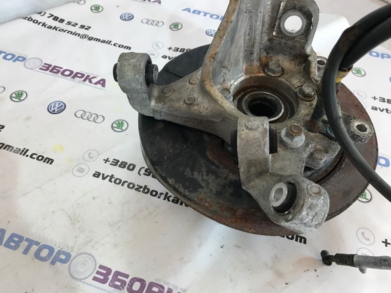 Поворотний кулак / цапфа 430194GA0A Infiniti Q50
