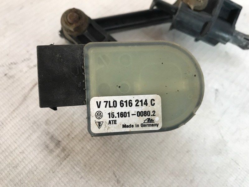 Датчик положення кузова 7L0616214C Audi Q7