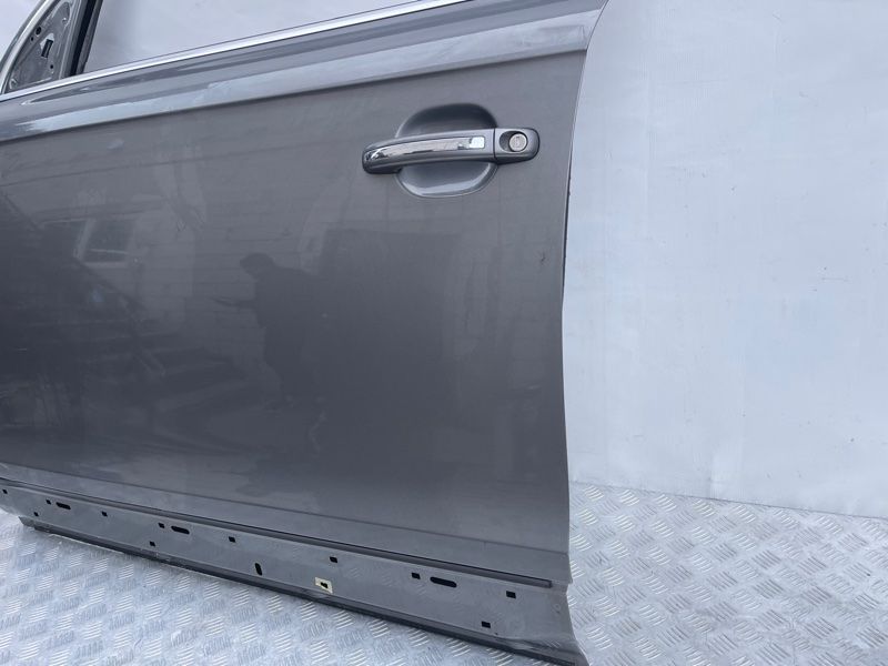 Двері 4L0831051A Audi Q7