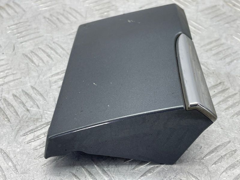 Накладка крыла 8R0854959G Audi Q5