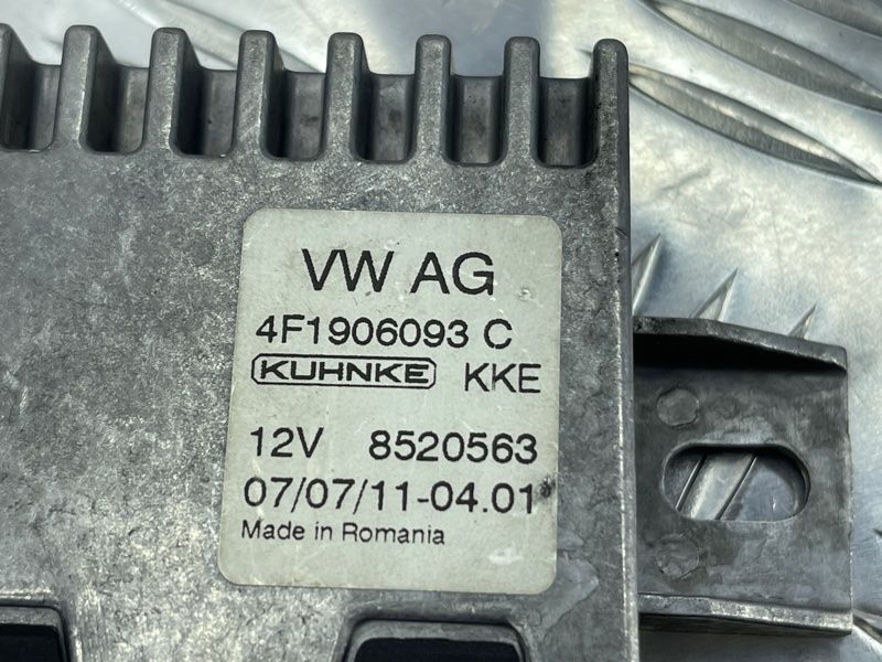 Блок керування паливним насосом 4F1906093C Audi Q7