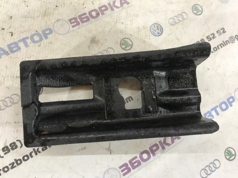 Aбсорбер заднього бампера 3C8807252E Volkswagen CC