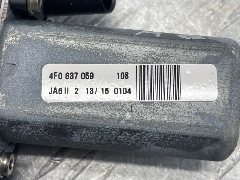 Привідний блок дверей лівий 4F0837059 Audi A8 Audi A6, Audi A7, Audi A8, Audi Q7, Audi RS7, Audi S6, Audi S7, Audi S8, Audi SQ7