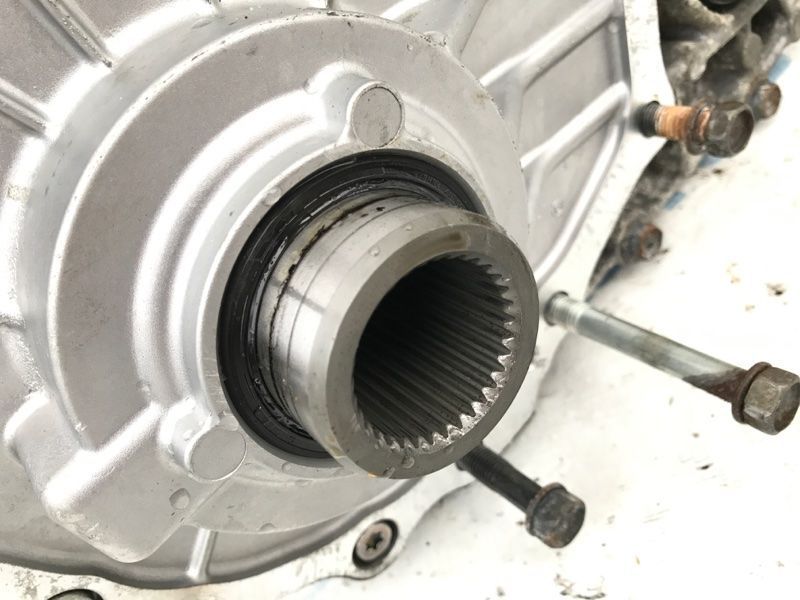 Роздаткова коробка 331004GA0A Infiniti Q50