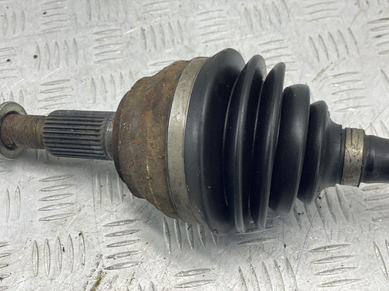 Піввісь 7P0407271E Volkswagen Touareg