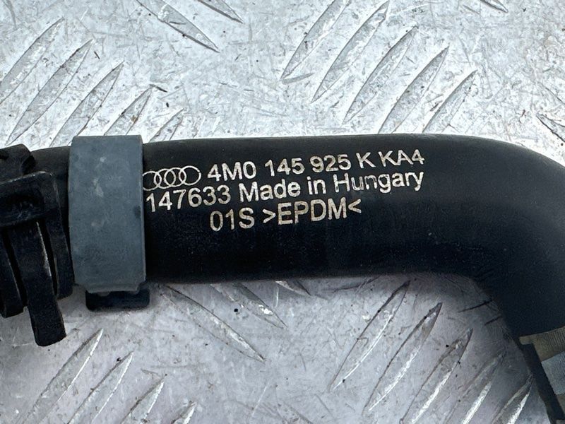 Патрубок системы охлаждения 4M0145925K Audi Q7