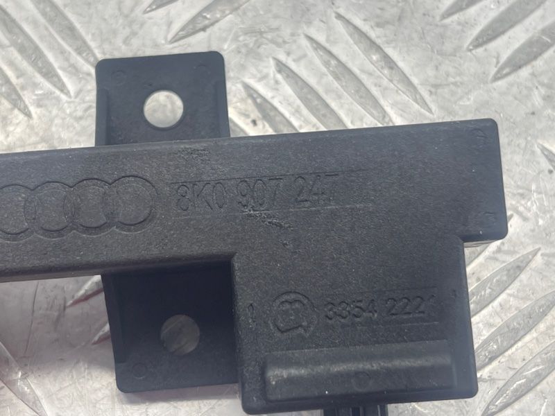 Антенна бесключевого доступа (KESSY) 8K0907247 Audi Touareg Audi A4, Audi A4 Allroad, Audi A5, Audi A6, Audi A7, Audi A8, Audi Q5, Audi RS5, Audi RS7, Audi S4, Audi S5, Audi S6, Audi S7, Audi S8, Audi SQ5