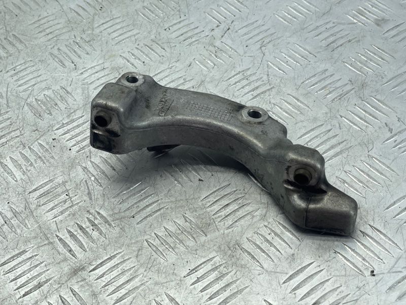 Кронштейн компрессора кондиционера 31401869 Volvo XC60 Volvo S60, Volvo S60 Cross Country, Volvo S80, Volvo S90, Volvo V60, Volvo V60 Cross Country, Volvo V90, Volvo V90 Cross Country, Volvo XC40, Volvo XC60, Volvo XC70, Volvo XC90
