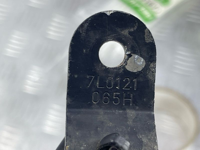 Трубопровід системи охолодження 7L0121065H Audi Q7