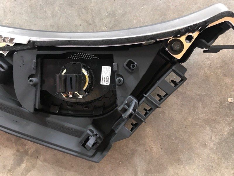Накладка на торпедо 4G08570516PS Audi A6