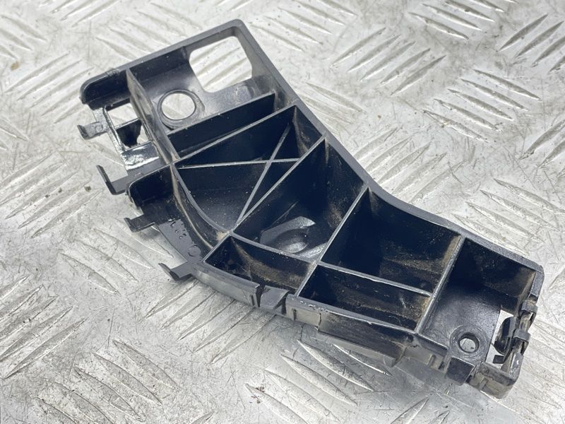 Кронштейн переднього бампера 8A8317D958AD Ford Flex