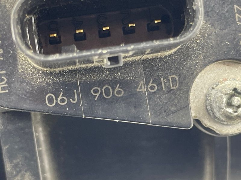 Датчик масового потоку повітря (MAF) 06J906461D Audi A4