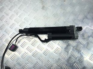 Привідний блок кришки багажника 4G5827851B Audi A6