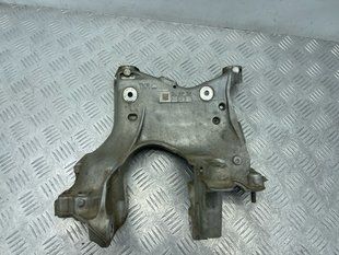 Кронштейн подрамника правый 80A399295S Audi A6 Audi A6, Audi A6 Allroad, Audi A7, Audi A8, Audi Q7, Audi Q8, Audi S6, Audi S7