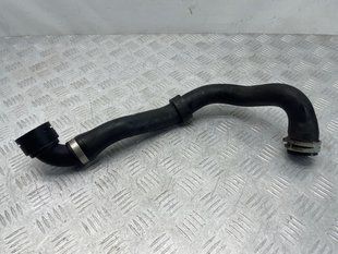 Патрубок системы охлаждения 32252070 Volvo XC60