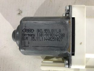 Електродвигун склопідйомника задній лівий 8K0959811A Audi A6 Audi A4, Audi A4 Allroad, Audi A6, Audi Q3, Audi Q5, Audi S4, Audi S6, Audi SQ5, Porsche Cayenne, Volkswagen Touareg