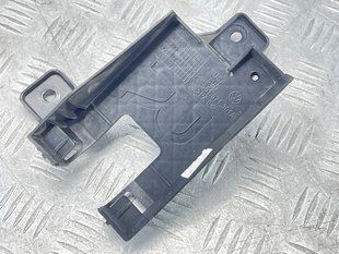 Кронштейн радару сліпої зони правий 561971301A Volkswagen Passat Volkswagen Passat