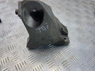 Опора / кронштейн двигуна 7L6199308C Audi Q7