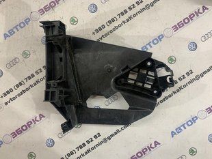 Кронштейн замка дверей 30753338 Volvo XC60