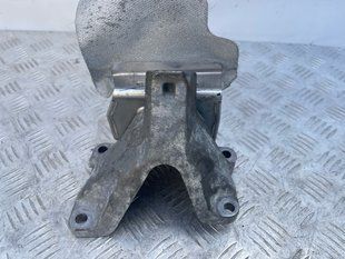 Опора / кронштейн двигуна 8K0199307BG Audi Q5