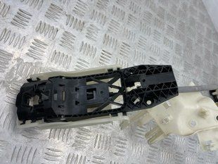 Кронштейн ручки 5N0839885H Volkswagen Touareg