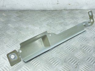 Кронштейн крыла 31434580 Volvo XC60
