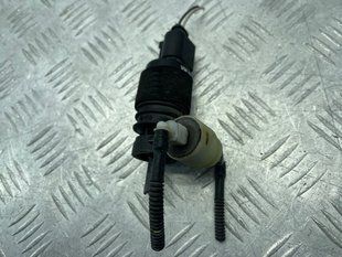 Насос омывателя стекла 1K6955651 Audi Q7 Audi A3, Audi A3 e-tron, Audi A4, Audi A4 Allroad, Audi A6, Audi A6 Allroad, Audi A7, Audi A8, Audi e-tron, Audi e-tron GT, Audi e-tron S, Audi Q3, Audi Q4 e-tron, Audi Q5, Audi Q7, Audi Q8, Audi Q8 e-tron, Audi RS3, Audi RS6 Avant, Audi RS7, Audi RS e-tron GT, Audi RS Q8, Audi S3, Audi S4, Audi S6, Audi S7, Audi S8, Audi SQ5, Audi SQ7, Audi SQ8, Audi SQ8 e-tron, Volkswagen Atlas, Volkswagen Atlas Cross Sport, Volkswagen e-Golf, Volkswagen Golf, Volkswagen Golf Alltrack, Volkswagen Golf R, Volkswagen Golf SportWagen, Volkswagen GTI, Volkswagen ID.4, Volkswagen Jetta, Volkswagen Passat, Volkswagen R32, Volkswagen Rabbit, Volkswagen Taos, Volkswagen Tiguan, Volkswagen Tiguan Limited, Volkswagen Touareg
