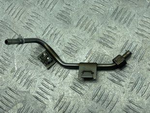 Трубка соединительная 05L131582A Audi A6
