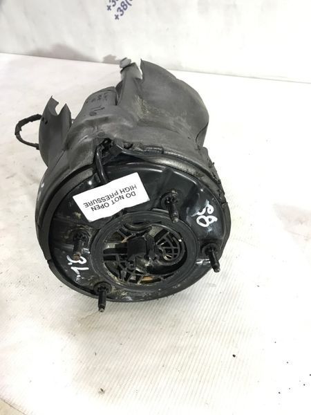 Стійка амортизатора пневмо 4H0616001C Audi S8