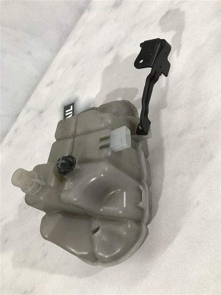 Розширювальний бачок 4G0121403G Audi A7 Audi A6, Audi A7, Audi RS7, Audi S6, Audi S7