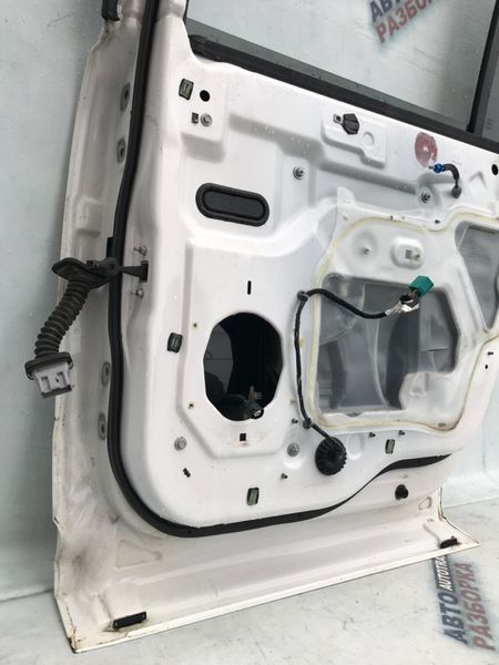 Двері 8A8Z7424630A Ford Flex