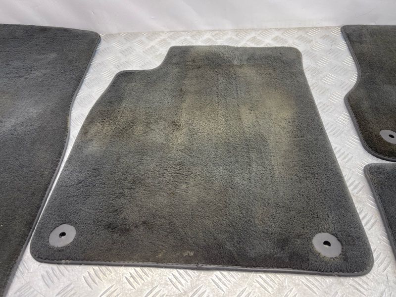 Килимки салону комплект 4G0864450QA5 Audi A6