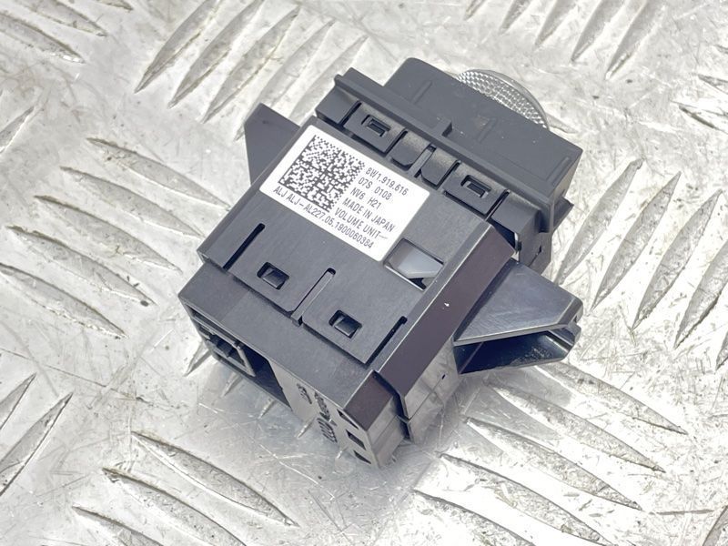Кнопки регулировки громкости 8W1919616 Audi A4