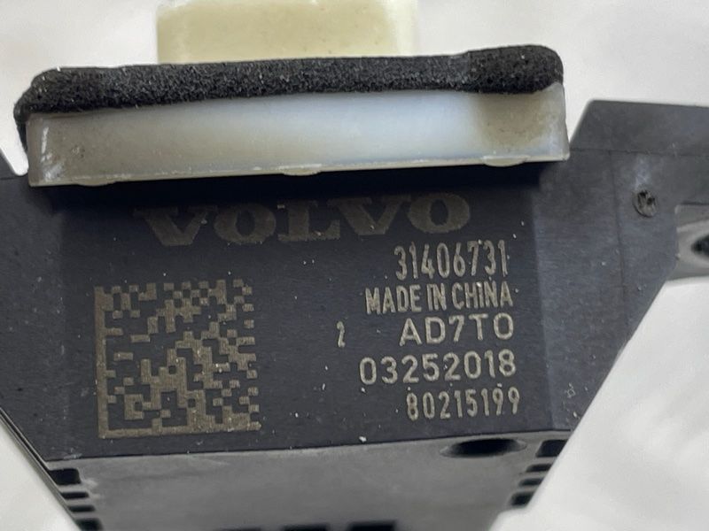 Датчик удара 31406731 Volvo XC60