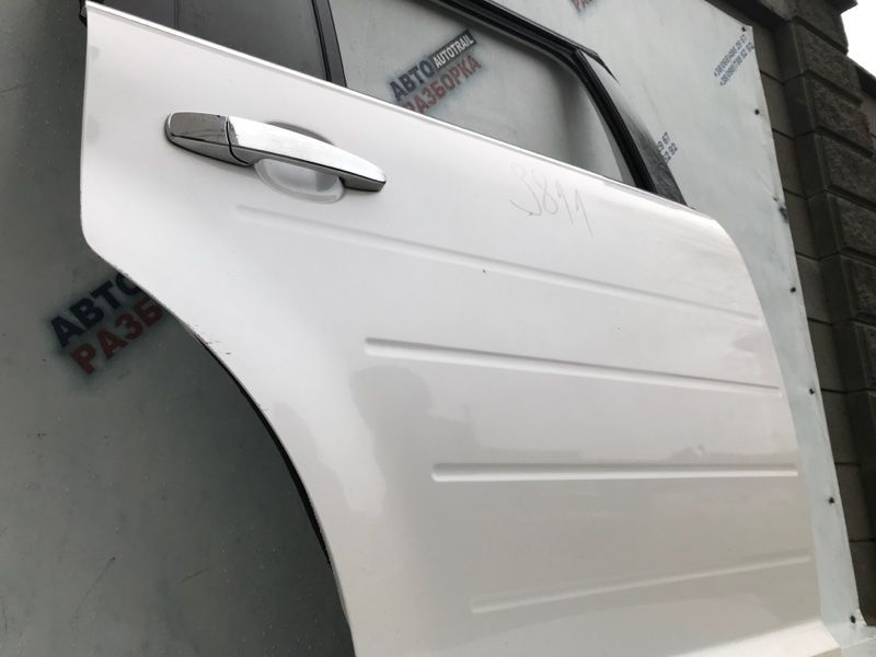 Двері 8A8Z7424630A Ford Flex