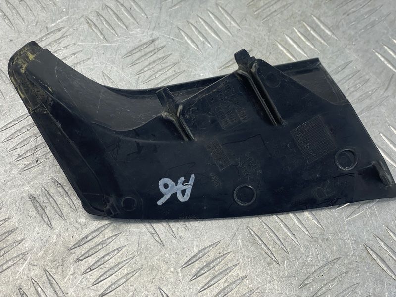 Накладка ліхтаря 4G5853268 Audi A6