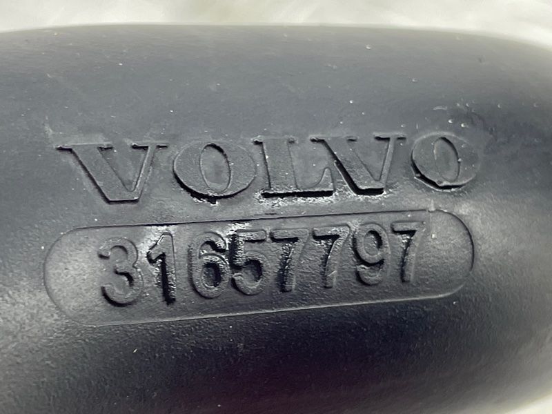 Патрубок воздушный Volvo XC60