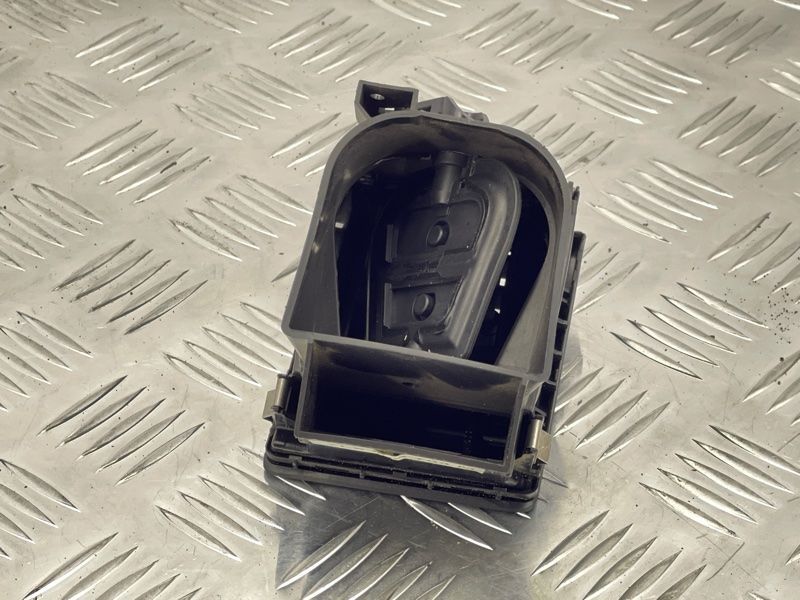 Дефлектор повітропроводу 7L6819703M Volkswagen Touareg