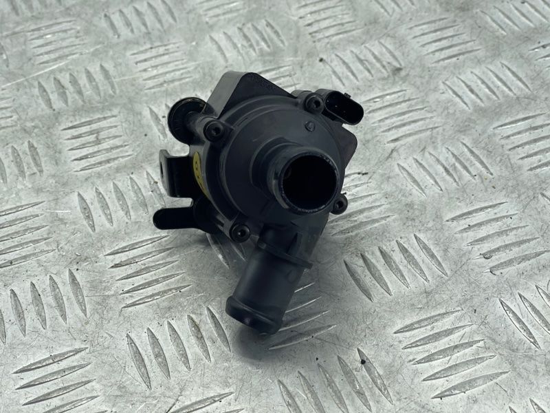 Насос системы охлаждения 5C0122063E Volkswagen Passat
