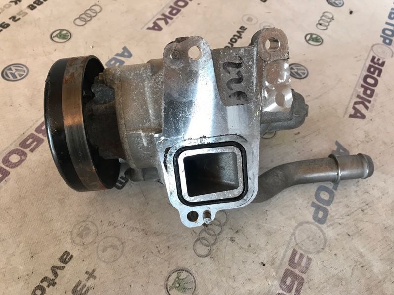 Помпа водяна K2GZ8501A Ford Edge