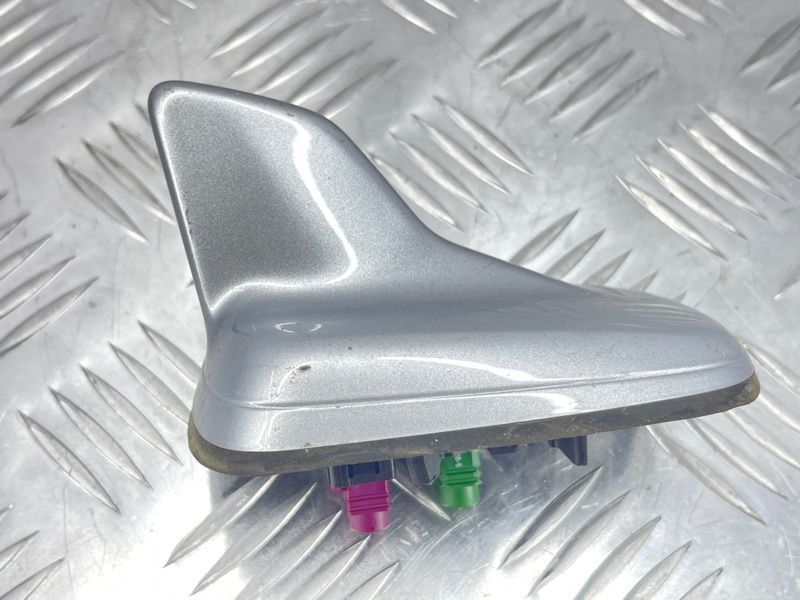 Антена на дах 4M0035503C Audi Q7 Audi Q5 PHEV, Audi A4, Audi A4 Allroad, Audi A5, Audi A5 Sportback, Audi Q3, Audi Q5, Audi Q7, Audi RS5, Audi RS5 Sportback, Audi S4, Audi S5, Audi S5 Sportback, Audi SQ5